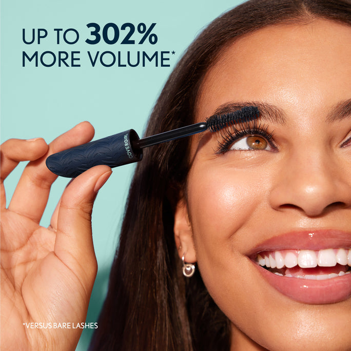 The Covergirl Lash Blast Cleantopia Mascara is the brand’s first plant-powered clean vegan mascara formulated with 100% cellulose plant fibers. Its clean, vegan formula is made with 72% natural origin ingredients and infused with aloe leaf extract, ceramide and sustainably sourced rainforest maracuja oil. The hourglass
